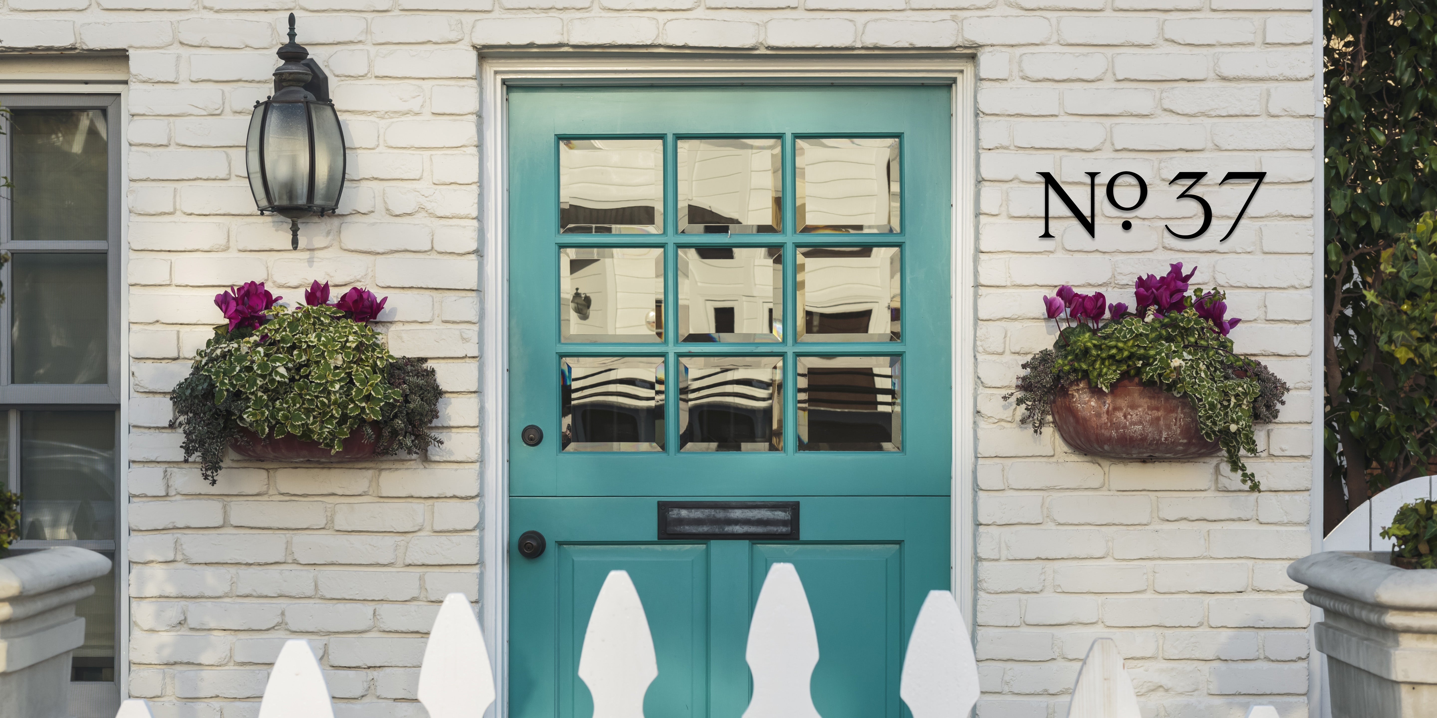 Choosing the Right Style for Your House Numbers: A Guide to Making Your Home Stand Out